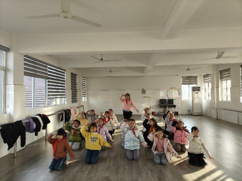 2、3月舞蹈.jpg 2、3月舞蹈.jpg