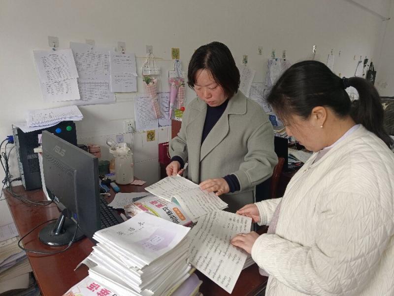 七认真检查.jpg 七认真检查.jpg