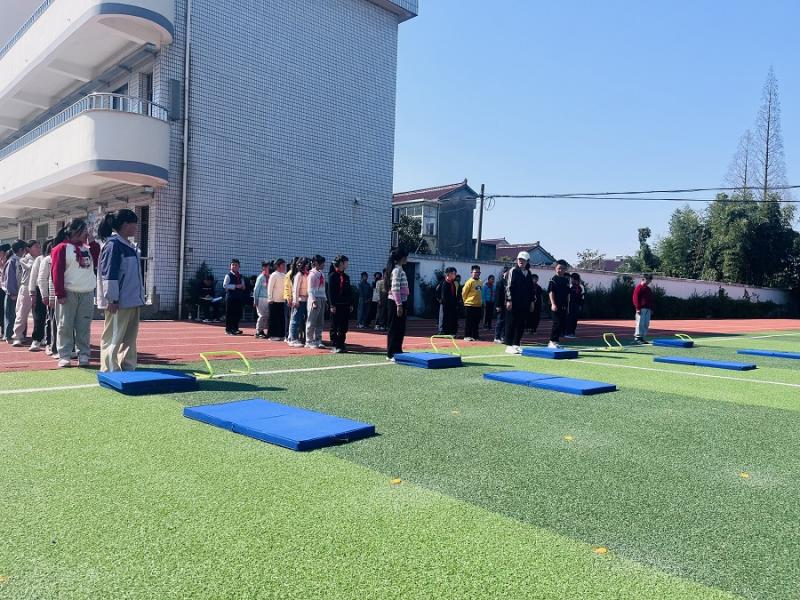 0ce91e0b604f024584bfeb260fdace2.jpg 0ce91e0b604f024584bfeb260fdace2.jpg